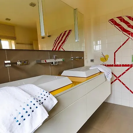 Anne's Farmhouse Hotel