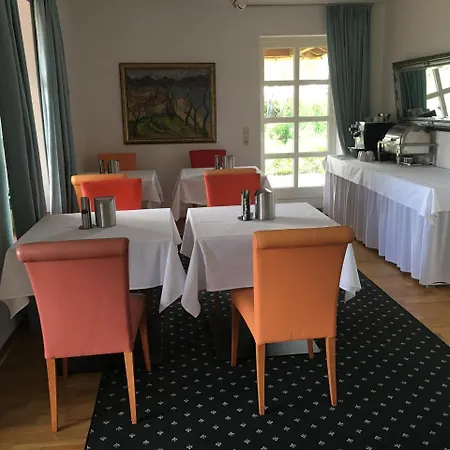 Anne's Farmhouse Hotel *